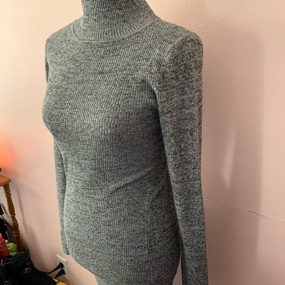 Gray Windsor fitted turtleneck dress 🖤 - Picture 2 of 3